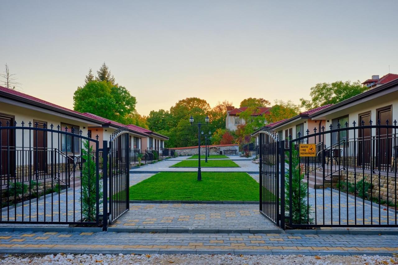 Комплекс Колонада Hotel Hisarya Eksteriør billede